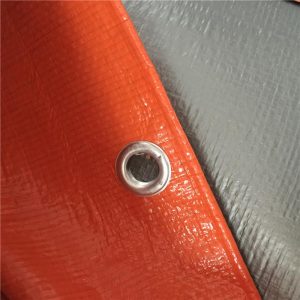  Kami Menjual Terpal Mobil 